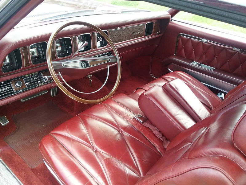 Illustration for article titled At $15,000, Could This 1969 Lincoln Continental Mark III Drive You to Drinking?